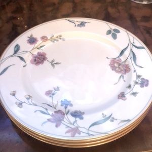 Mikasa Carnation Garden Chop Plate
